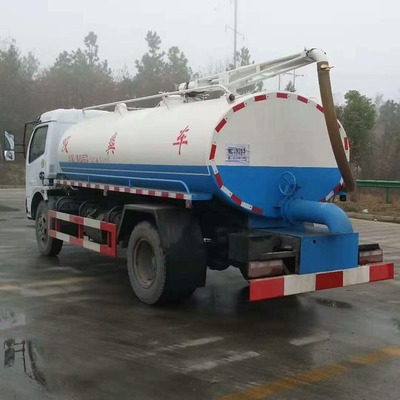 吸糞車與吸污車 城市環(huán)衛(wèi)的無(wú)聲守護(hù)者